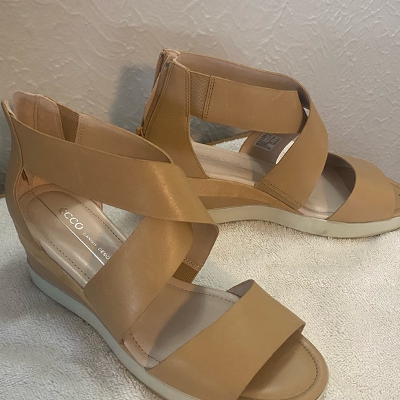 Ecco wedge sandal. Worn once - Picture 5 of 5
